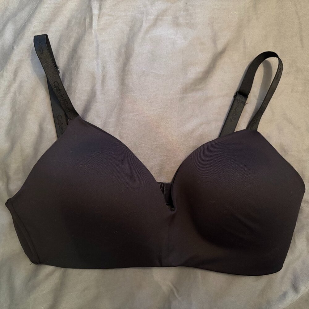 Calvin Klein Women's Wireless Comfort Bra Size M